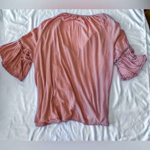 Old Navy Detailed Tie Blouse - Picture 4 of 5